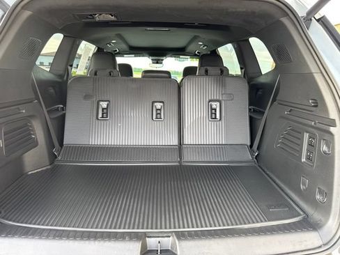 Used 2026 GMC Acadia Denali Ultimate w/ LPO, Floor Liner Package AWD/4WD image 10