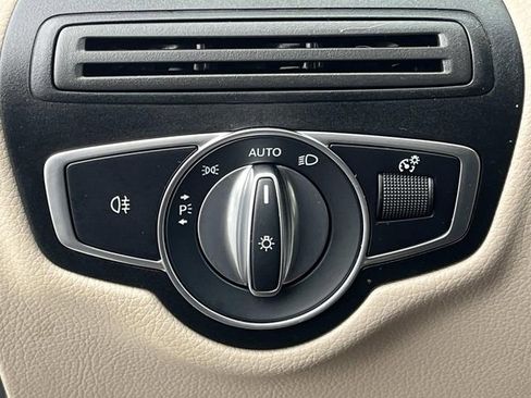 Used 2022 Mercedes-Benz GLC 300 GLC 300 image 27