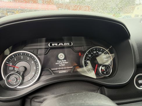 Used 2021 RAM 1500 Big Horn image 13