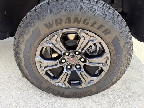 Used 2025 GMC Canyon Elevation RWD image 36