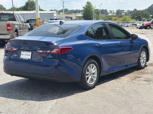 New 2026 Toyota Camry Hybrid FWD image 5