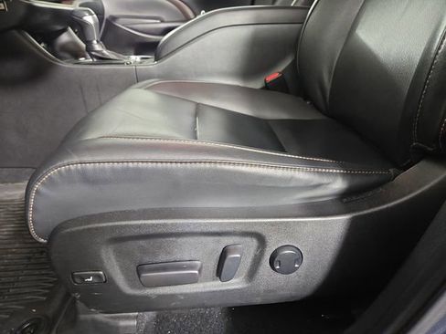 Used 2019 Toyota Highlander XLE image 30