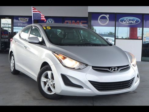 Used 2015 Hyundai Elantra SE FWD image 1