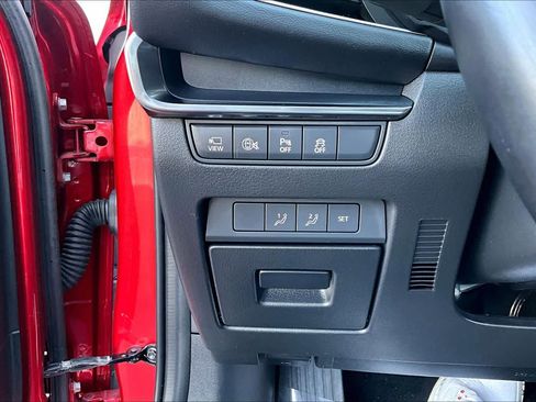 Used 2025 MAZDA MAZDA3 Hatchback w/Premium Plus Pkg image 33