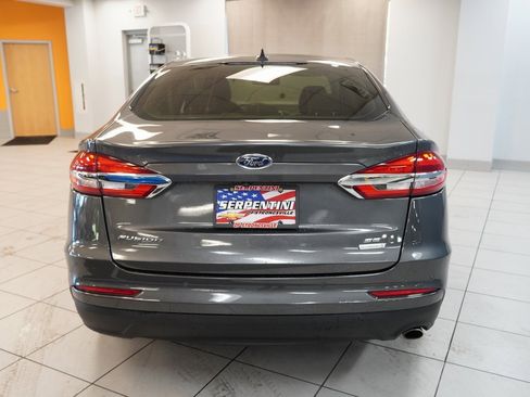 Used 2019 Ford Fusion SE image 8