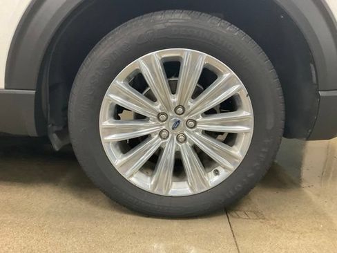 Used 2020 Ford Explorer Limited AWD/4WD image 16