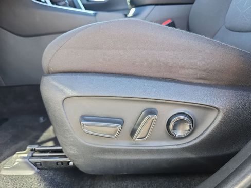Used 2024 Toyota RAV4 XLE AWD/4WD image 18