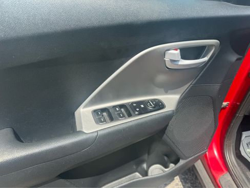 Used 2018 Kia Niro LX FWD image 7