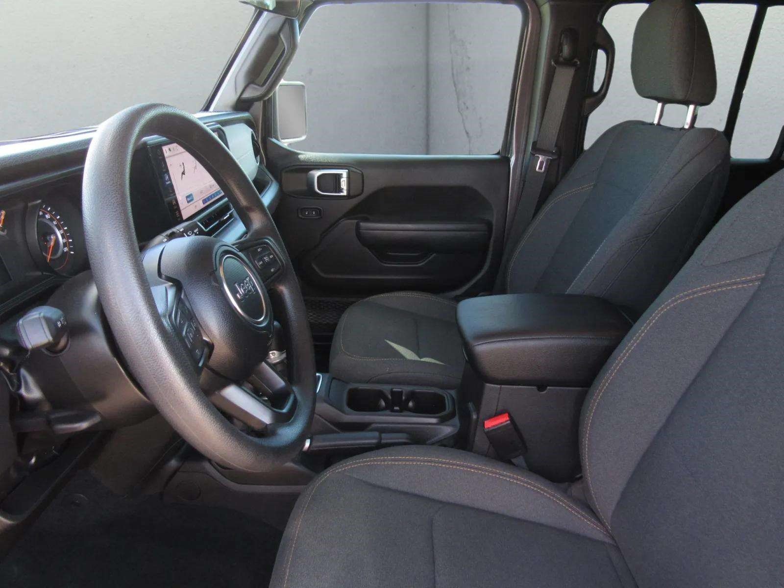 Used 2026 Jeep Wrangler Unlimited Sport AWD/4WD image 14