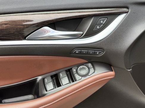 Used 2019 Buick Enclave Avenir w/ Avenir Technology Package image 14