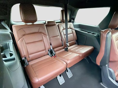 Used 2025 Lincoln Navigator Reserve image 28