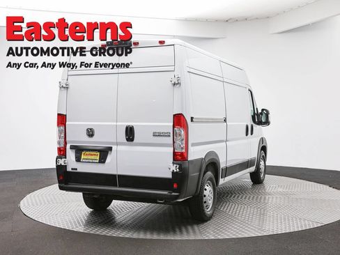 Used 2023 RAM ProMaster 2500 w/ Convenience Group FWD image 5