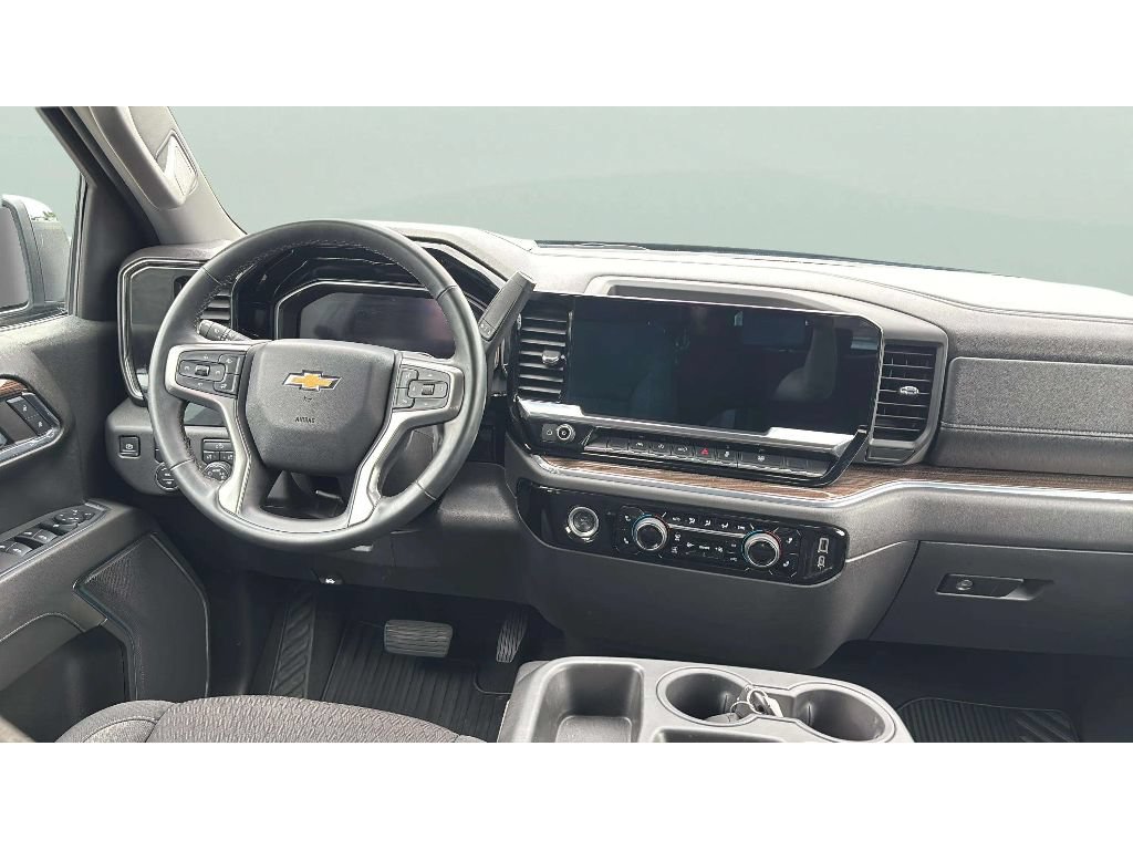 Used 2024 Chevrolet Silverado 1500 LT AWD/4WD image 13