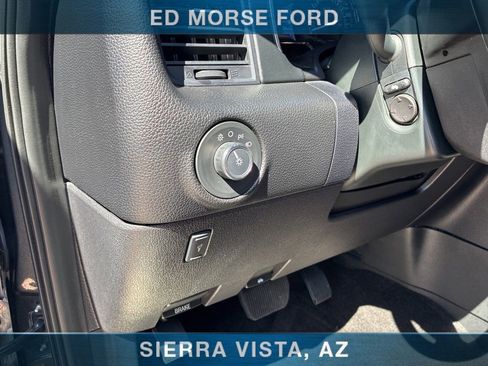 Used 2015 Lincoln Navigator 2WD image 37