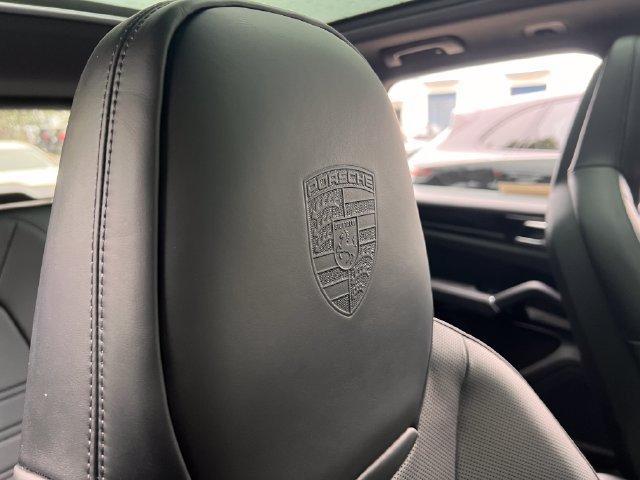 Used 2023 Porsche Cayenne AWD/4WD image 40