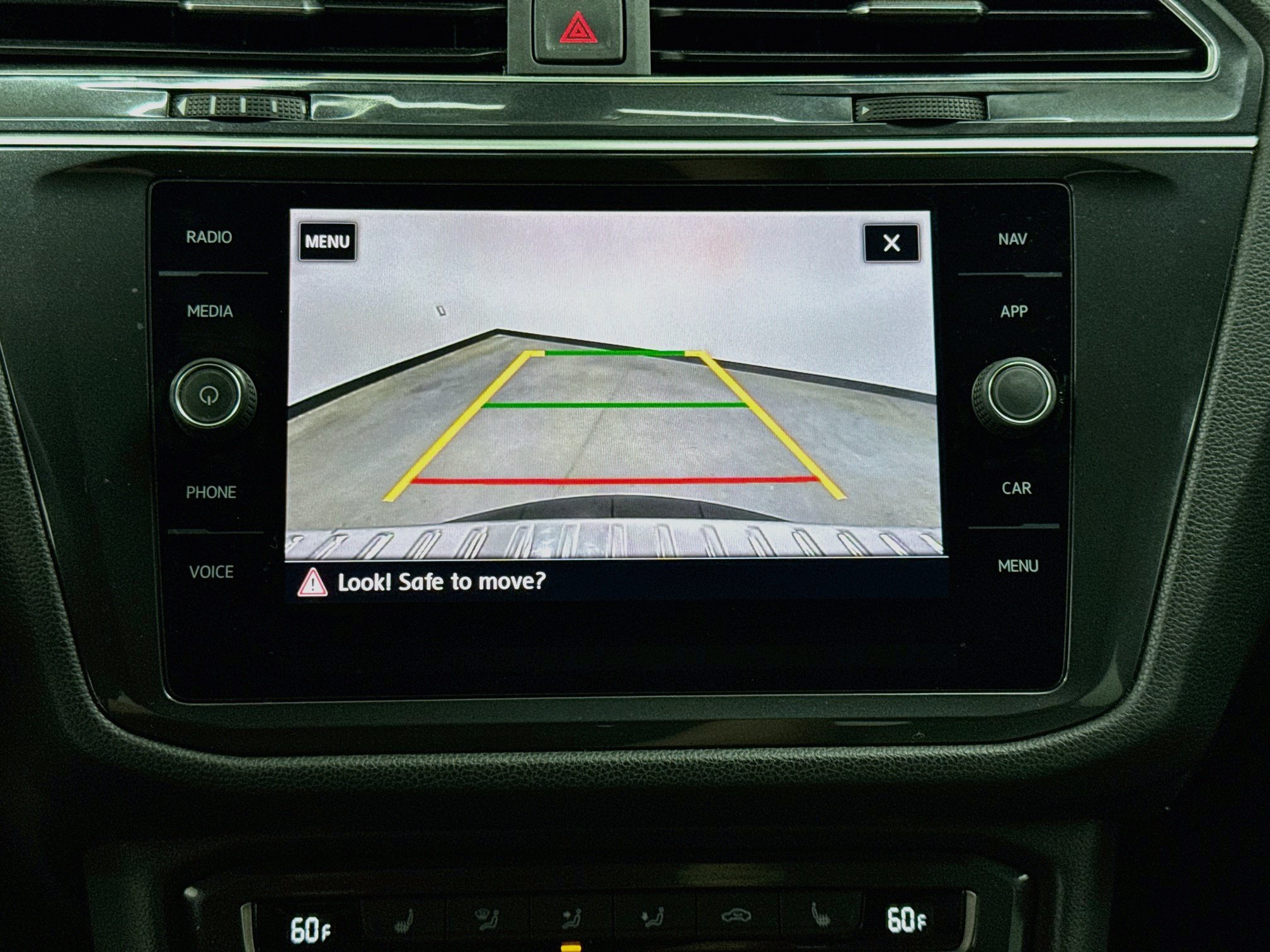Used 2019 Volkswagen Tiguan SEL Premium R-Line FWD image 23