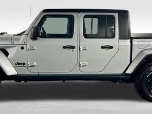 Used 2022 Jeep Gladiator Sport AWD/4WD image 5