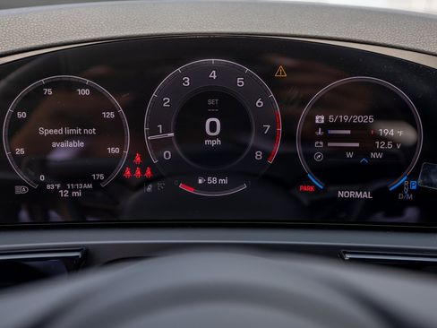 Certified 2025 Porsche Cayenne Coupe image 13