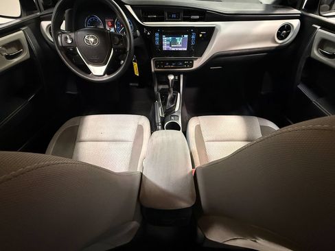 Used 2017 Toyota Corolla L FWD image 71