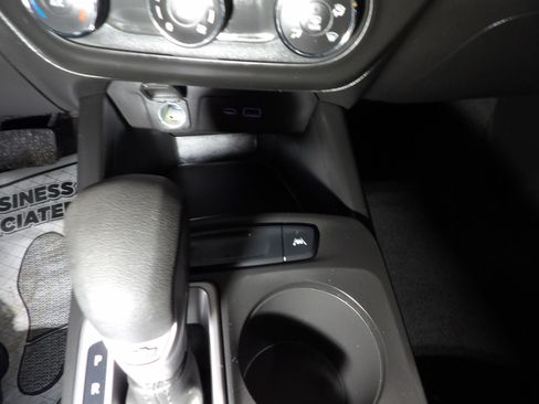 Used 2025 Chevrolet Trax LS w/ Driver Confidence Package FWD image 17