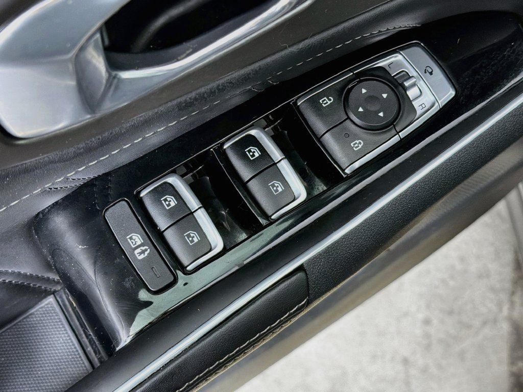 Used 2023 Kia Sorento SX AWD/4WD image 18