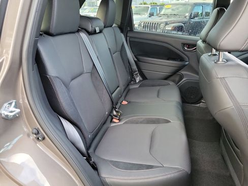Used 2025 Subaru Forester Touring image 21