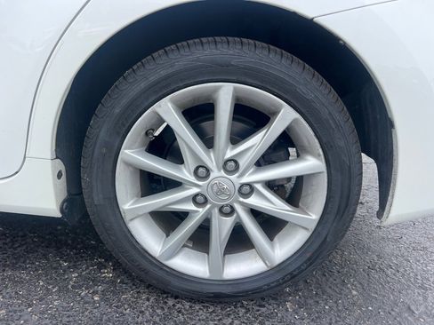 Used 2013 Toyota Prius V Five FWD image 39