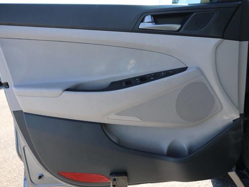 Used 2017 Hyundai Tucson Sport w/ Cargo Package image 12