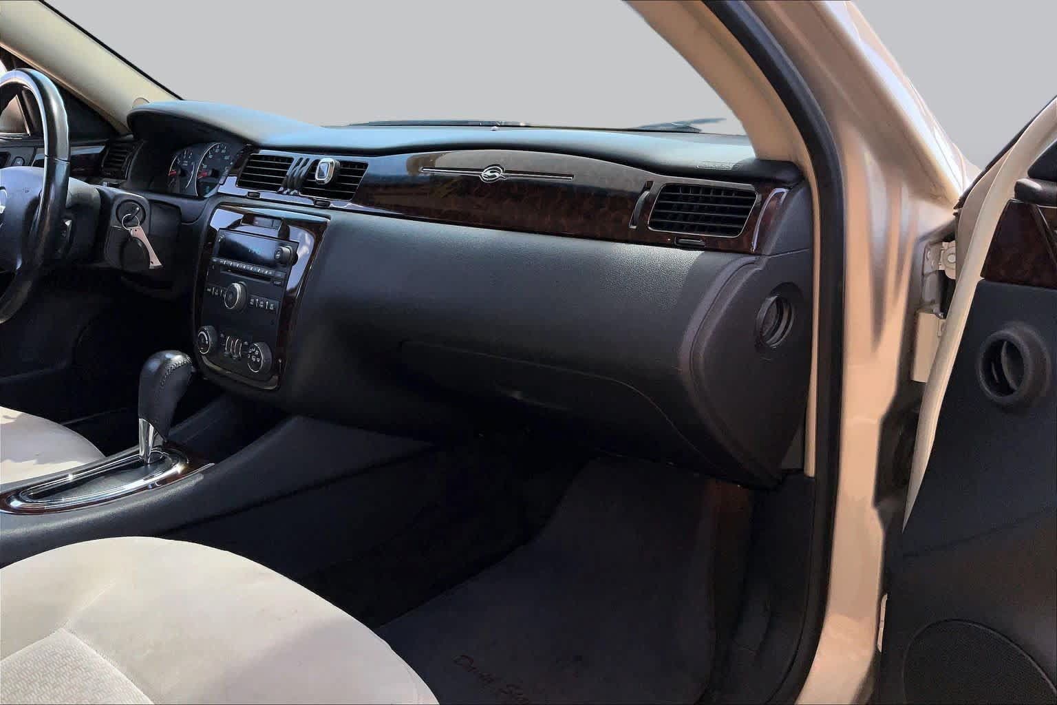 Used 2012 Chevrolet Impala LT FWD image 16