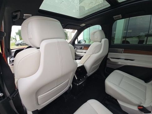 New 2026 Cadillac Vistiq Sport w/ LPO, Floor Liner Package image 17