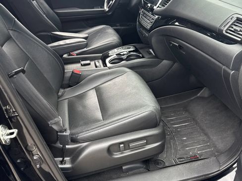 Used 2019 Honda Pilot Elite image 3