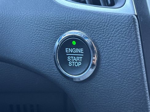 Used 2024 Ford Edge SEL image 22