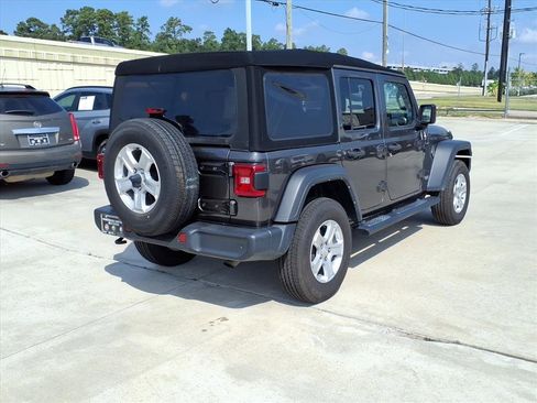 Used 2021 Jeep Wrangler Unlimited Sport S image 8