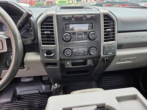 Used 2017 Ford F250 XL w/ Snow Plow Prep Package AWD/4WD image 7