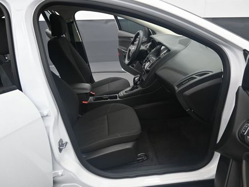 Used 2017 Ford Focus SEL image 34