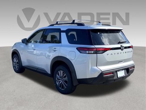 Certified 2025 Nissan Pathfinder SV w/ SV Premium Package FWD image 41
