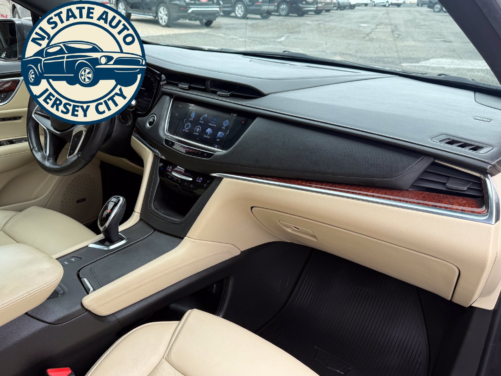 Used 2018 Cadillac XT5 Premium Luxury w/ Driver Assist Package AWD/4WD image 16