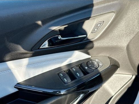 Used 2025 Chevrolet Trax LT image 17