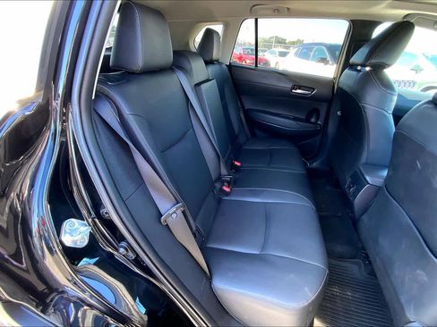 Used 2022 Toyota Corolla Cross XLE image 19