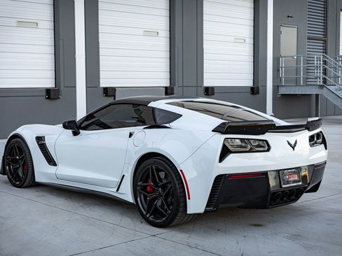 Used 2017 Chevrolet Corvette Z06 image 8