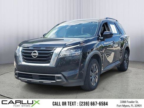 Used 2022 Nissan Pathfinder SV w/ Cargo Package image 6