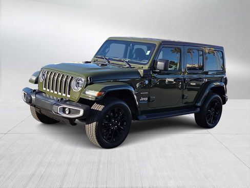 Used 2021 Jeep Wrangler Unlimited Sahara image 4