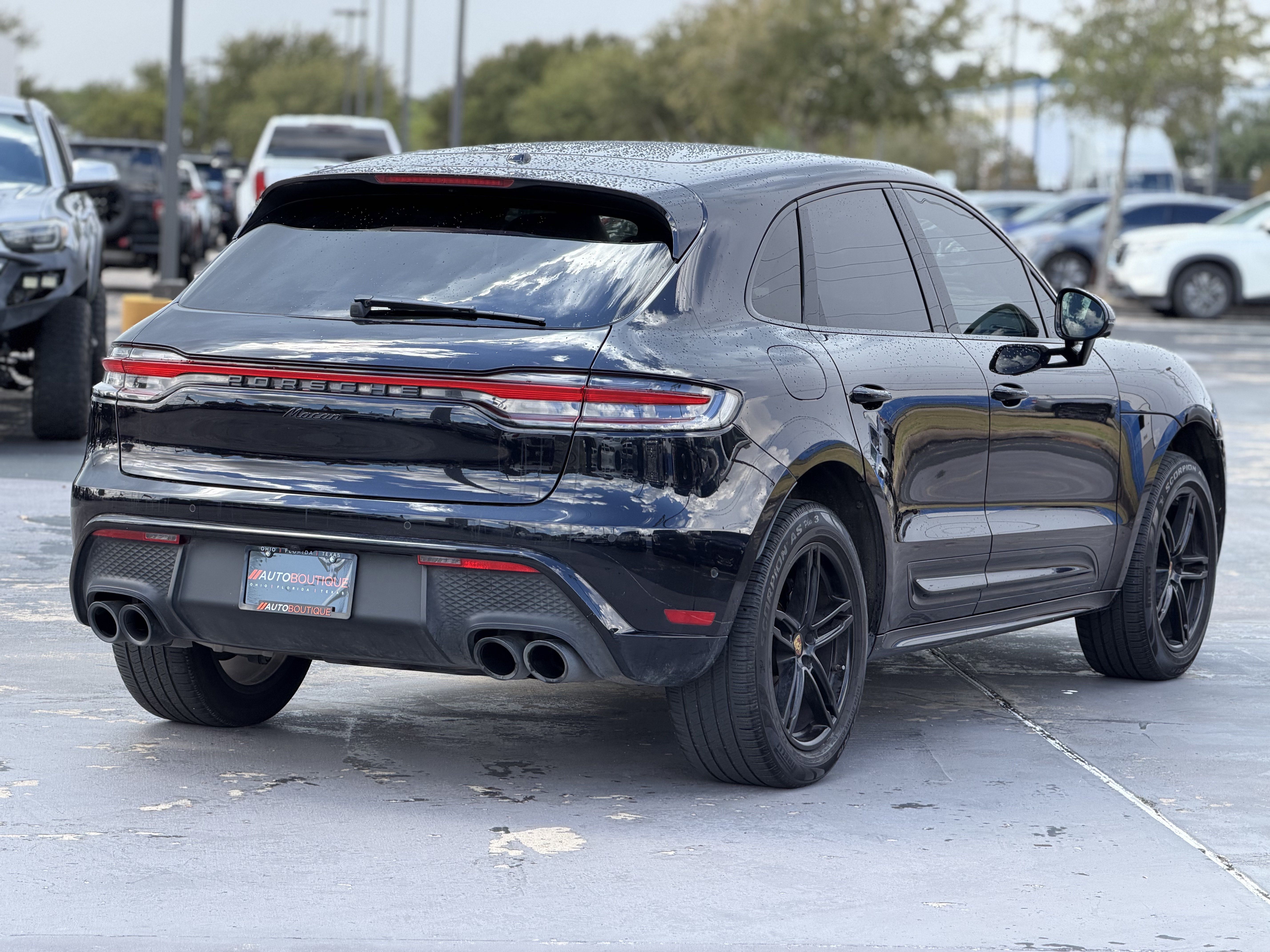 Used 2024 Porsche Macan AWD/4WD image 22