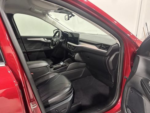 Used 2026 Ford Escape Platinum w/ Premium Technology Package AWD/4WD image 22