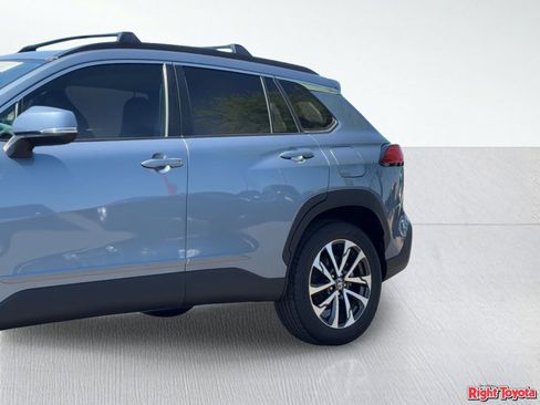 Certified 2024 Toyota Corolla Cross XLE w/ Convenience Package image 9