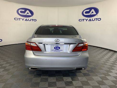 Used 2012 Lexus LS 460 w/ Comfort Pkg image 4