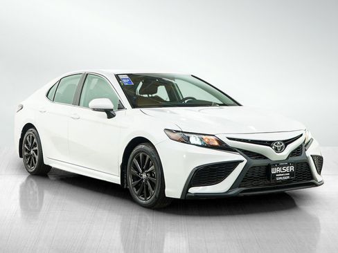 Used 2024 Toyota Camry SE image 7