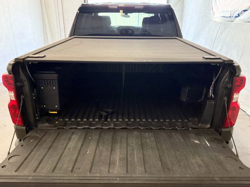 Used 2021 Chevrolet Silverado 1500 LT RWD image 7