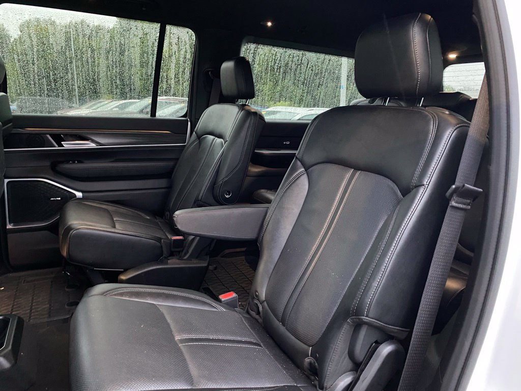 Used 2024 Jeep Wagoneer Series II AWD/4WD image 13