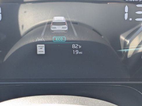 New 2026 Kia Niro EX FWD image 28